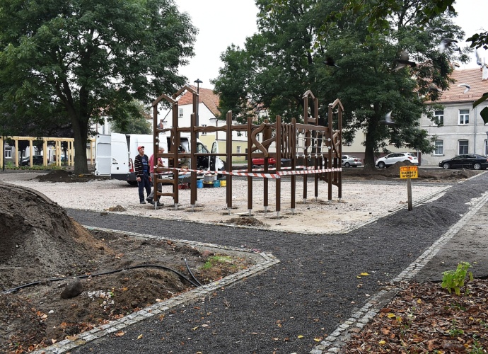 Intensyfikacja prac na placu Piłsudskiego 7