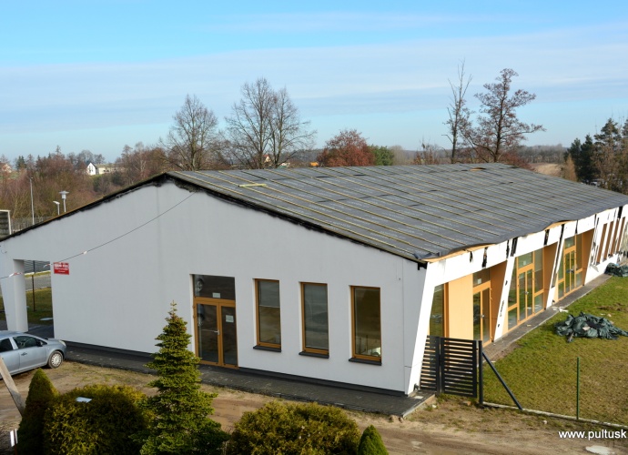 Prace podjęte w celu zabezpieczenia i odbudowania Przedszkola Wiejskiego w Przemiarowie (zdjęcie budynku z zewnątrz 3)