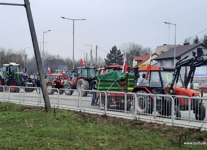 Strajk rolników -blokada ronda Prezydenta Lecha Kaczyńskiego (4)