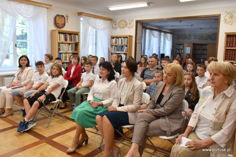 konkurs plastyczny ,,Kolorowe wiersze Juliana Tuwima”