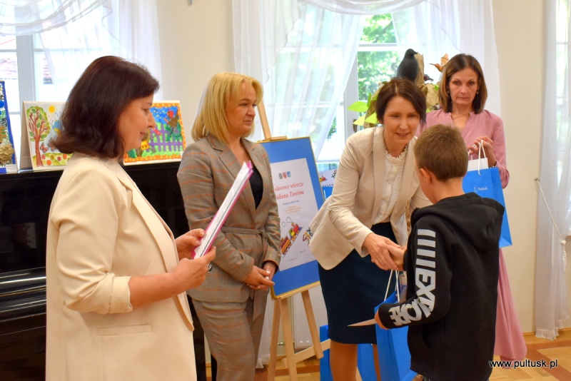 konkurs plastyczny ,,Kolorowe wiersze Juliana Tuwima”
