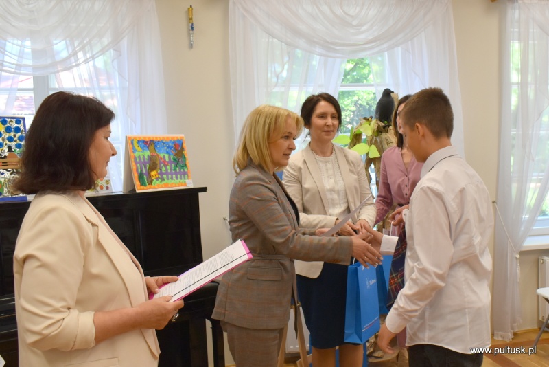 konkurs plastyczny ,,Kolorowe wiersze Juliana Tuwima”