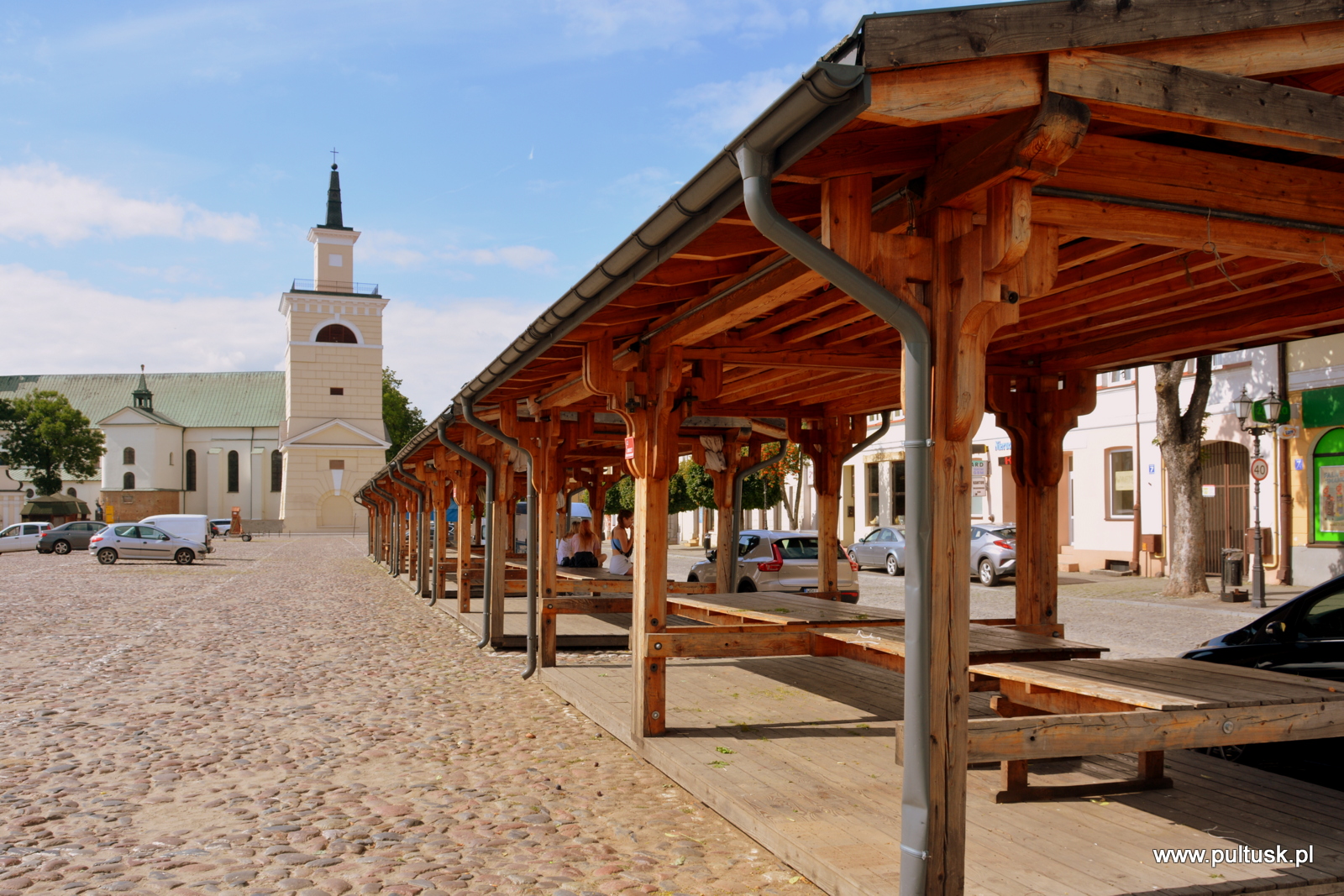 Informacja - jak uzyskać prawo handlowania na straganie targowiska Rynek w Pułtusku (zdjęcie straganów 3)