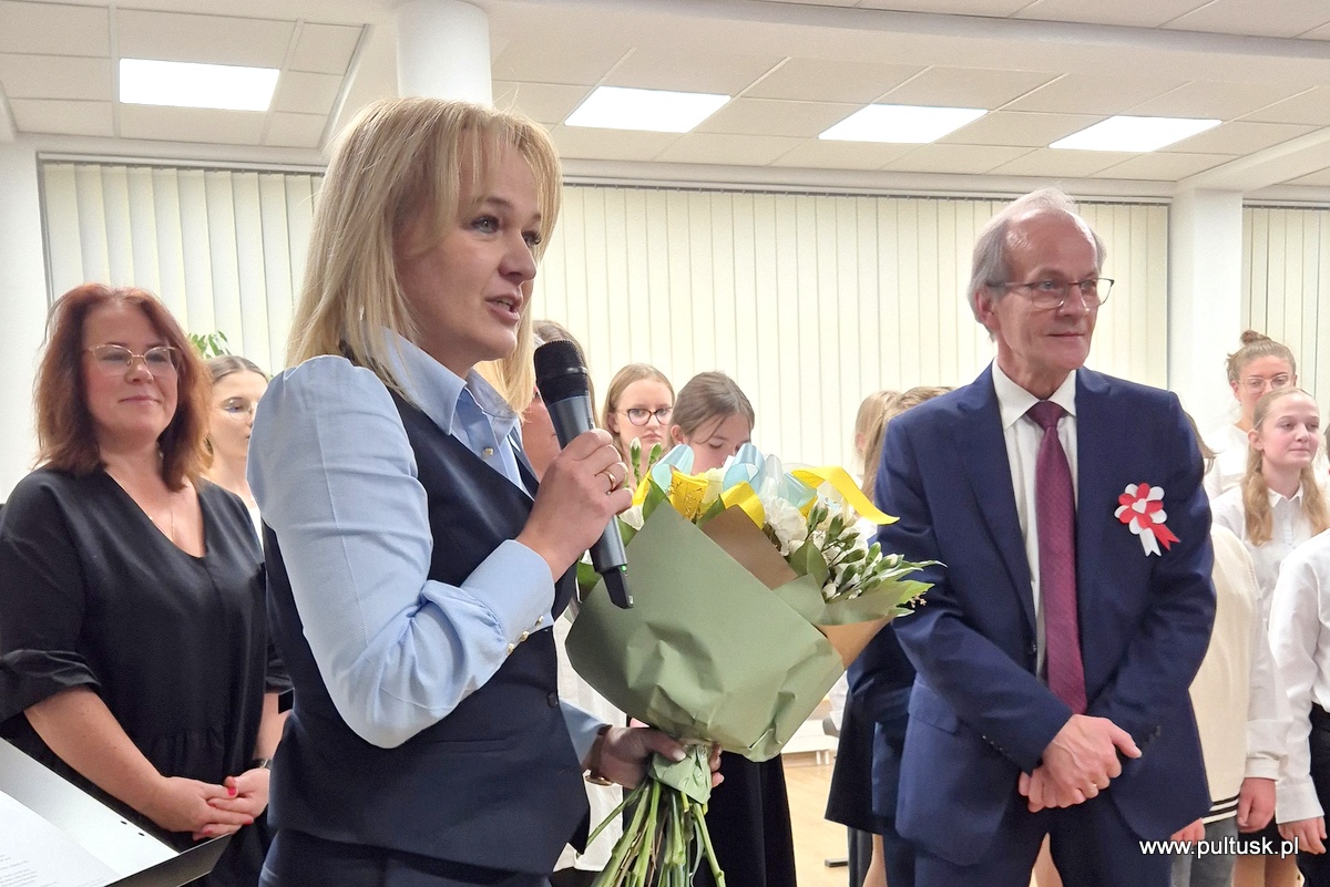 Koncert pieśni patriotycznych w wykonaniu uczniów i pedagogów Państwowej Szkoły Muzycznej I stopnia w Pułtusku 16