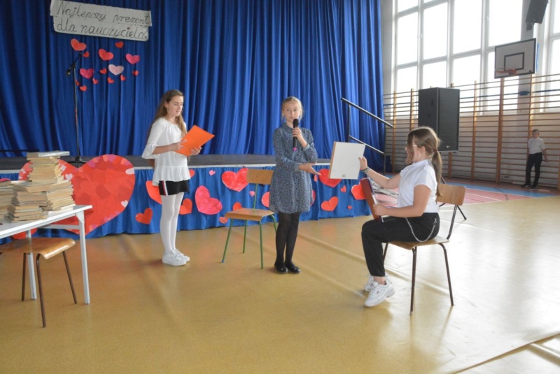 Wręczenie stypendiów motywacyjnych w PSP nr 1 w Pułtusku