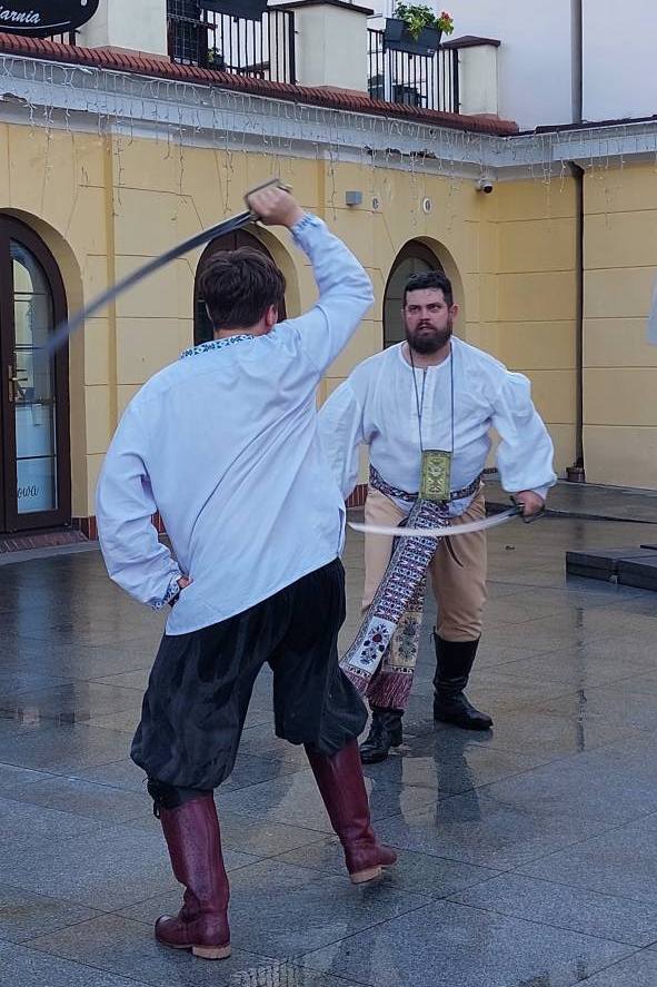 XII Pułtuska Noc Muzeów - pokazy walk przy ratuszu (1)