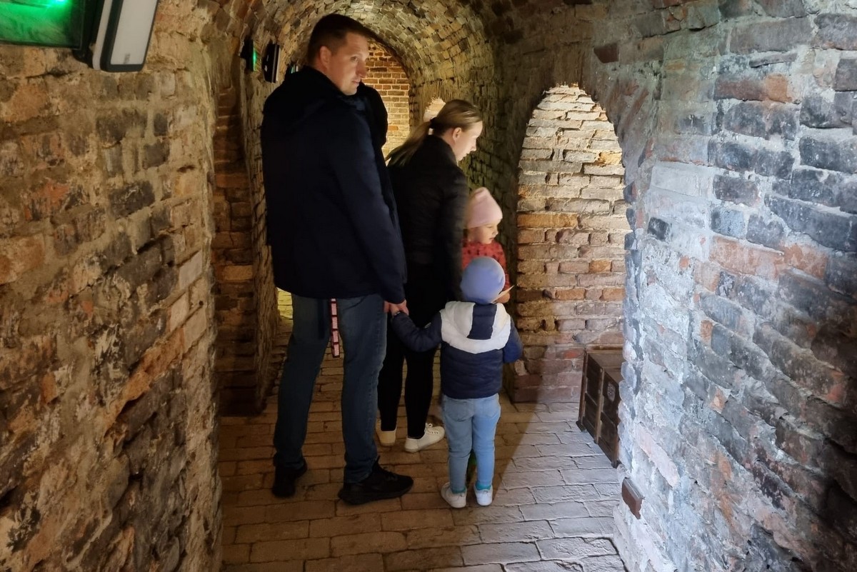 XII Pułtuska Noc Muzeów - zwiedzanie piwnic pod wzgórzem Abrahama (2)