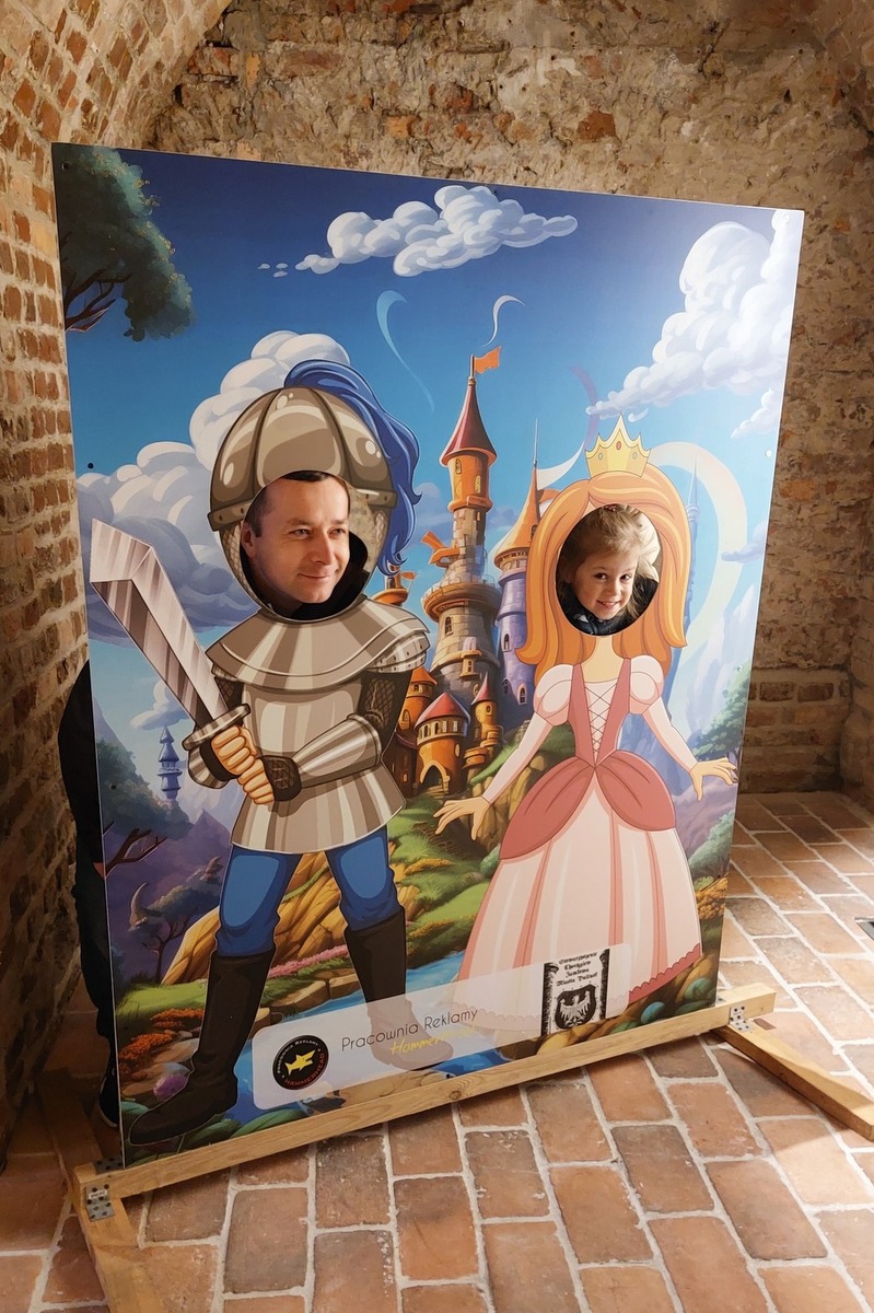 XII Pułtuska Noc Muzeów - zwiedzanie piwnic ratusza (4)