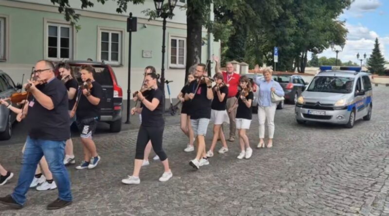 III edycja Warsztatów dla Młodych Muzyków Ludowych z Kurpi (26)
