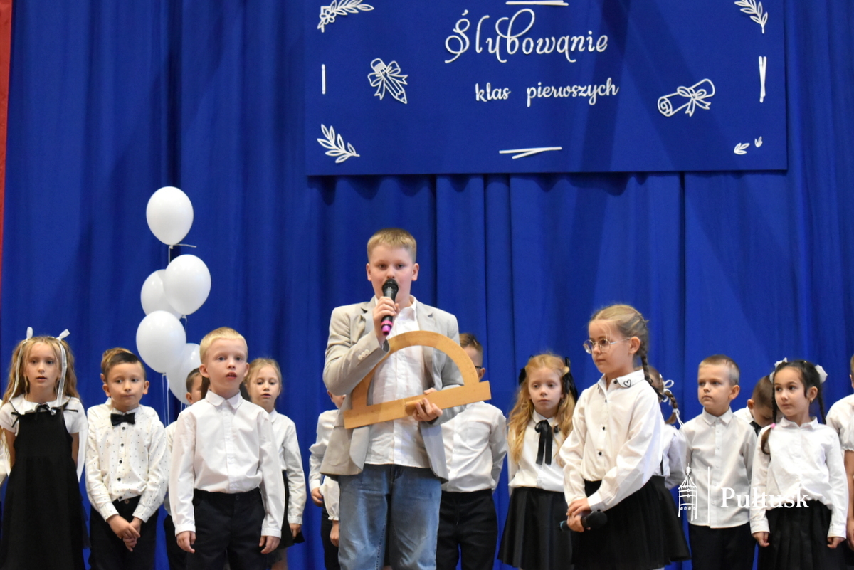 Pasowanie pierwszoklasistów w PSP nr 1 (18)