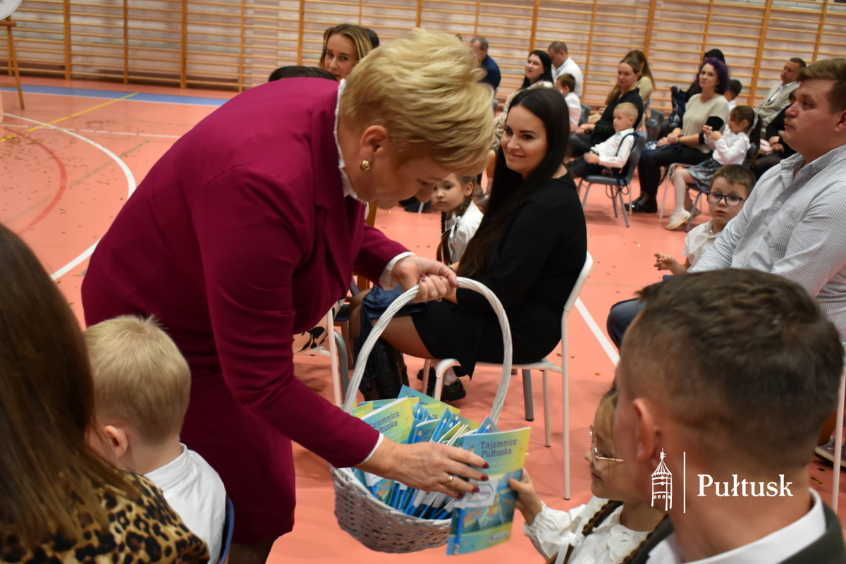 Pasowanie pierwszoklasistów w PSP nr 1 (67)