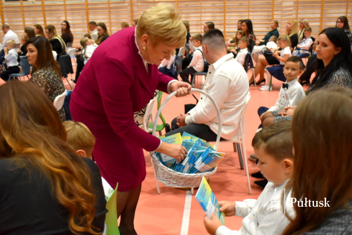 Pasowanie pierwszoklasistów w PSP nr 1 (68)