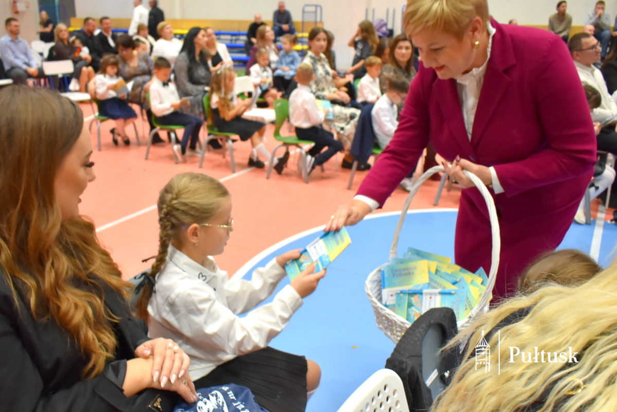 Pasowanie pierwszoklasistów w PSP nr 1 (75)