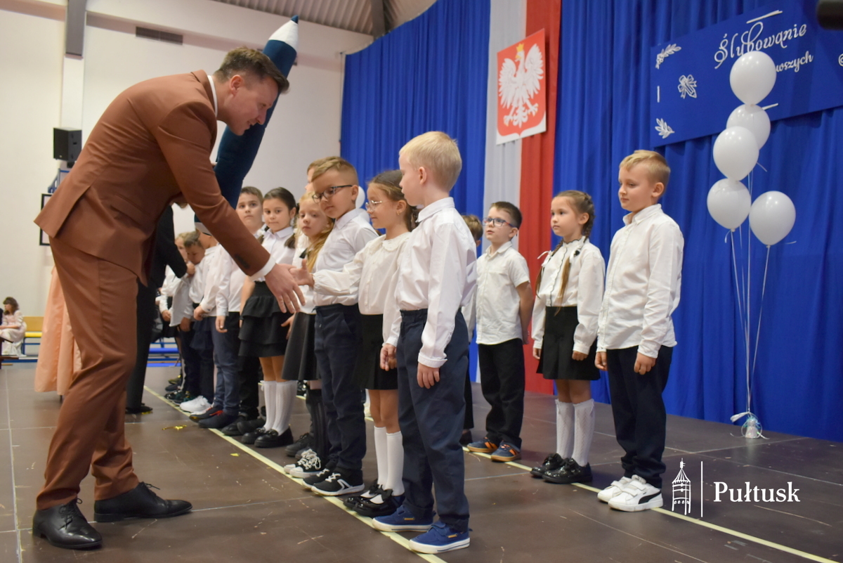 Pasowanie pierwszoklasistów w PSP nr 1 (49)