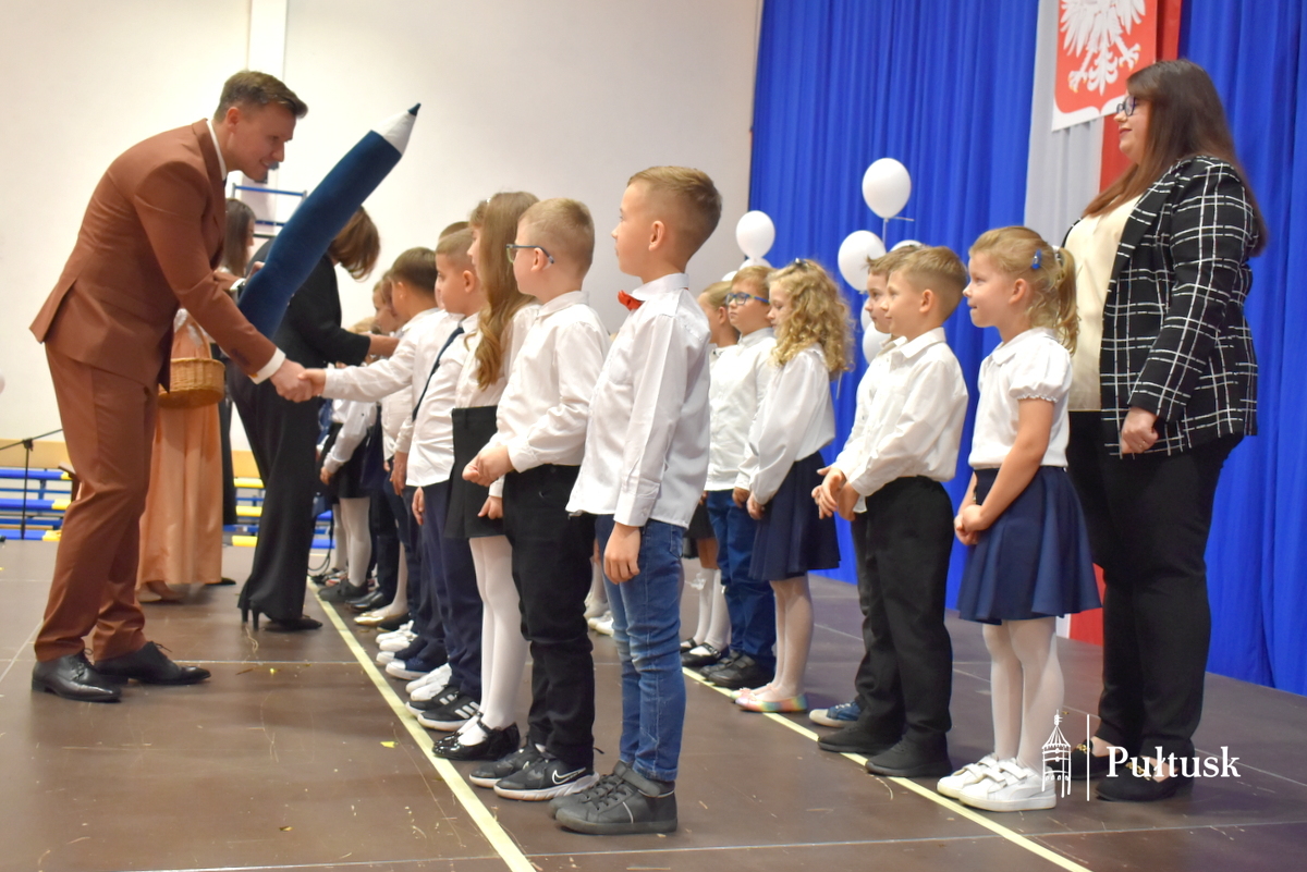 Pasowanie pierwszoklasistów w PSP nr 1 (56)