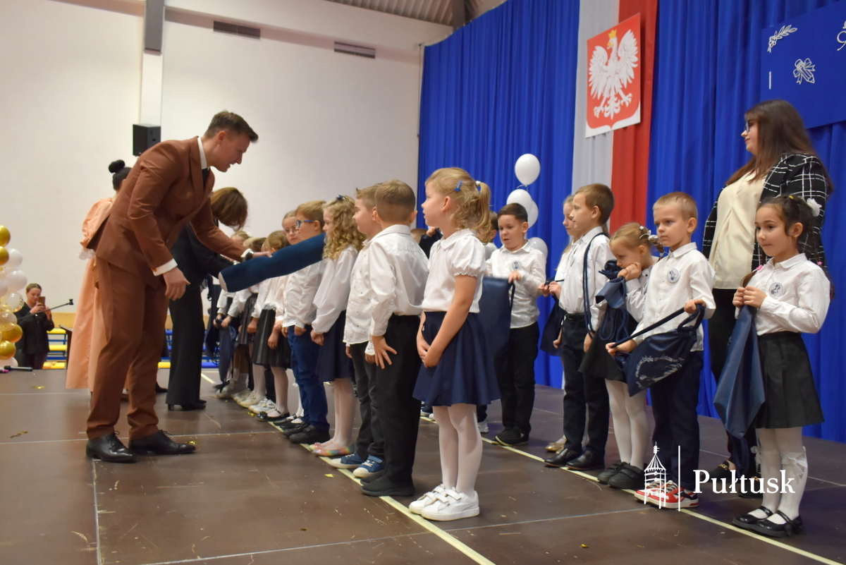 Pasowanie pierwszoklasistów w PSP nr 1 (96)