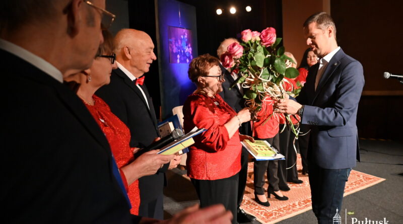 Seniorzy w rytmie kultury – finał warsztatów teatralno-literackich w Pułtusku (17)