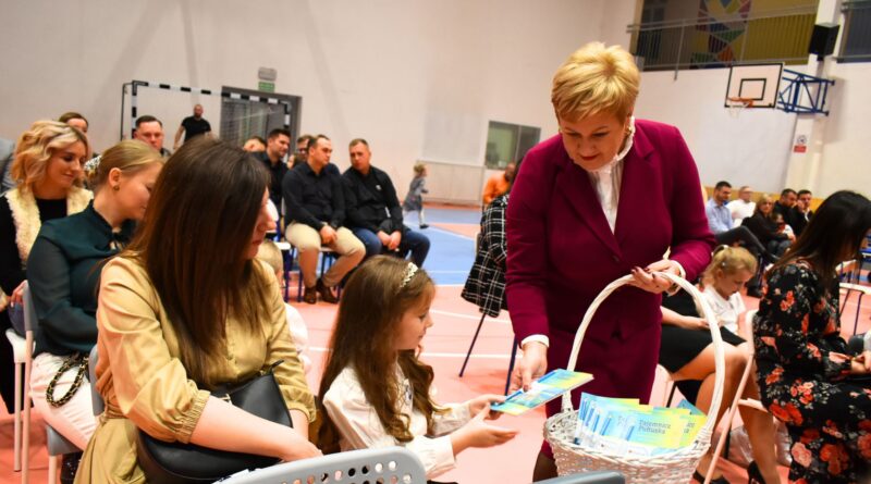 Pasowanie pierwszoklasistów w PSP nr 1 (101)