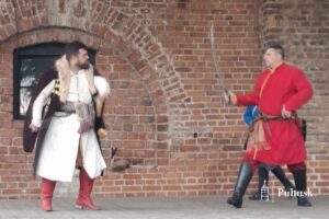 XIII Pułtuska Noc Muzeów - Pokazy walki XVII-wieczną bronią białą (3)