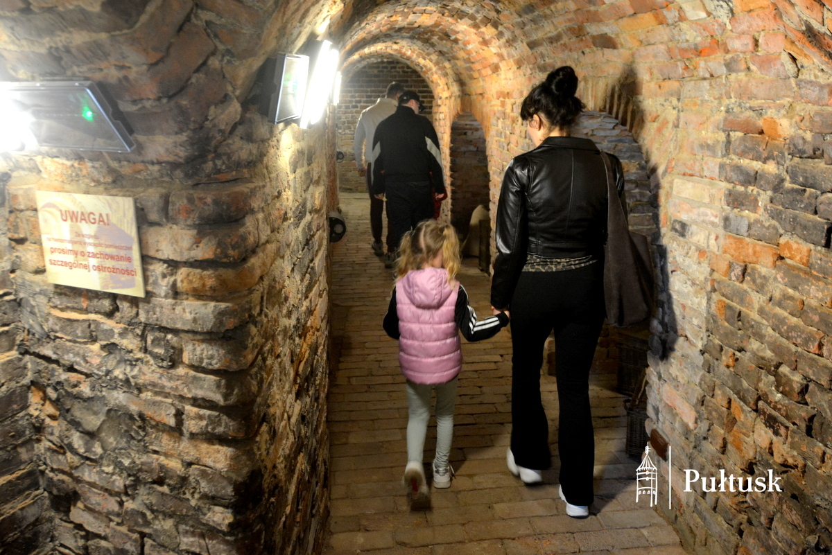 XIII Pułtuska Noc Muzeów - Wystawa w podziemiach Wzgórza Abrahama (7)