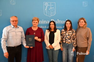 Podpisanie umowy na wykonanie remontu elewacji kamienicy przy ul. Rynek 23 (9)