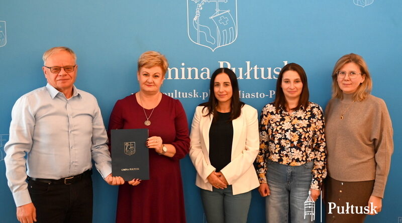 Podpisanie umowy na wykonanie remontu elewacji kamienicy przy ul. Rynek 23 (9)